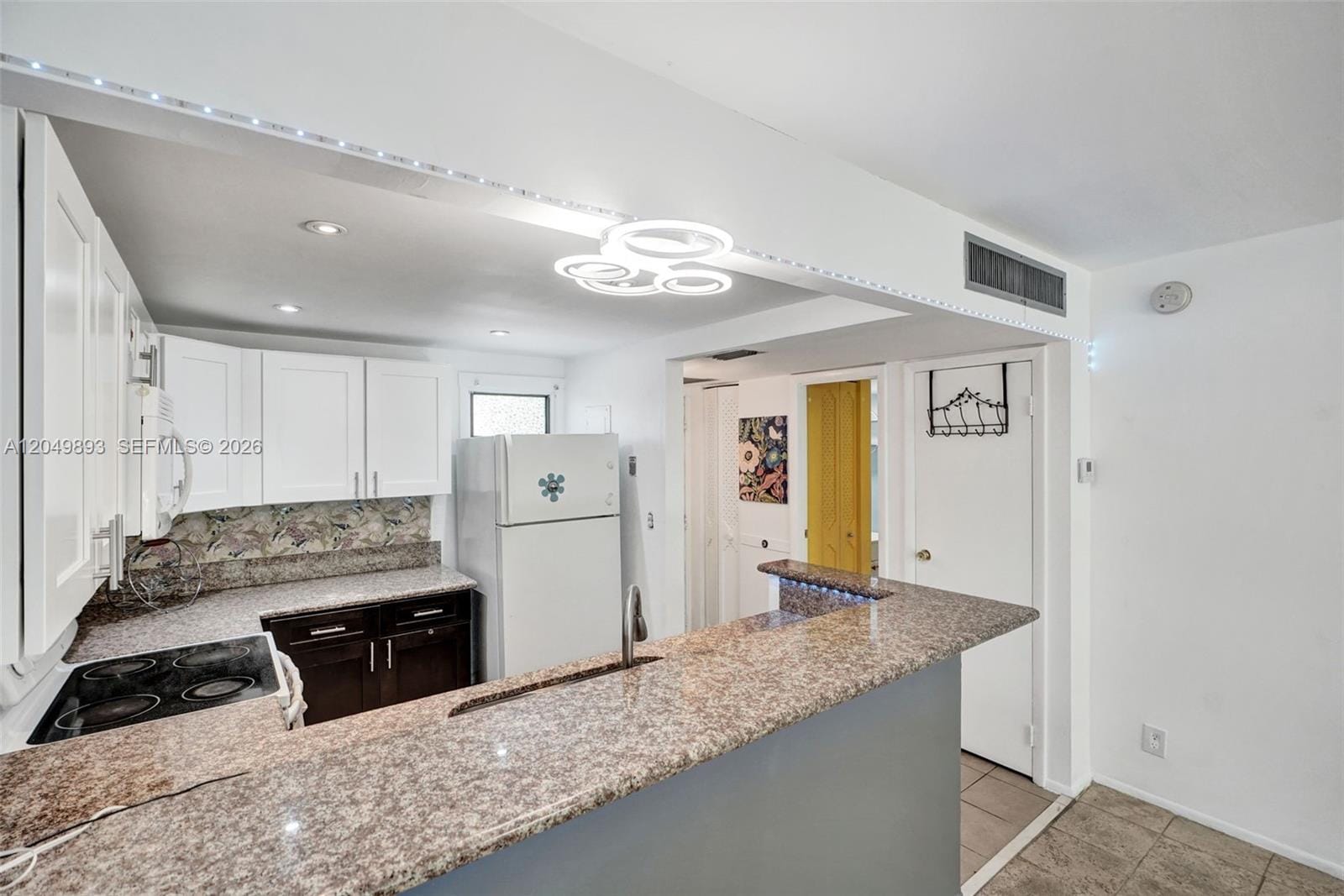 20400 W Country Club Drive 204, Aventura, FL 33180 photo 2