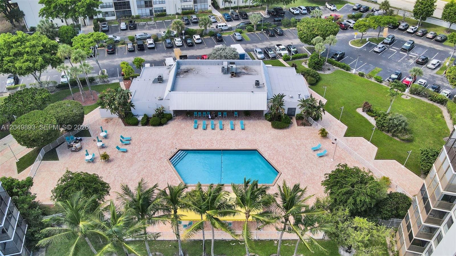 20400 W Country Club Drive 204, Aventura, FL 33180 photo 28
