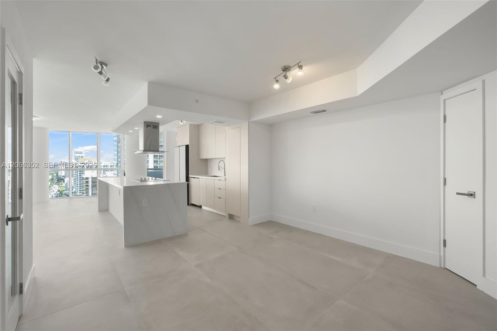 6301 Collins Avenue 2307 — photo 4