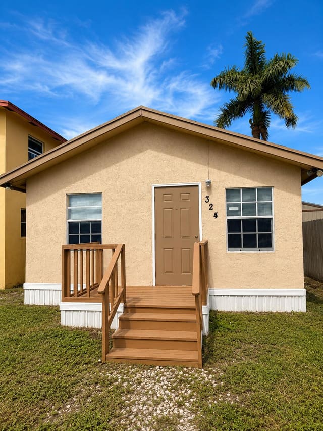 324 SW 8TH Street, Belle Glade, FL 33430