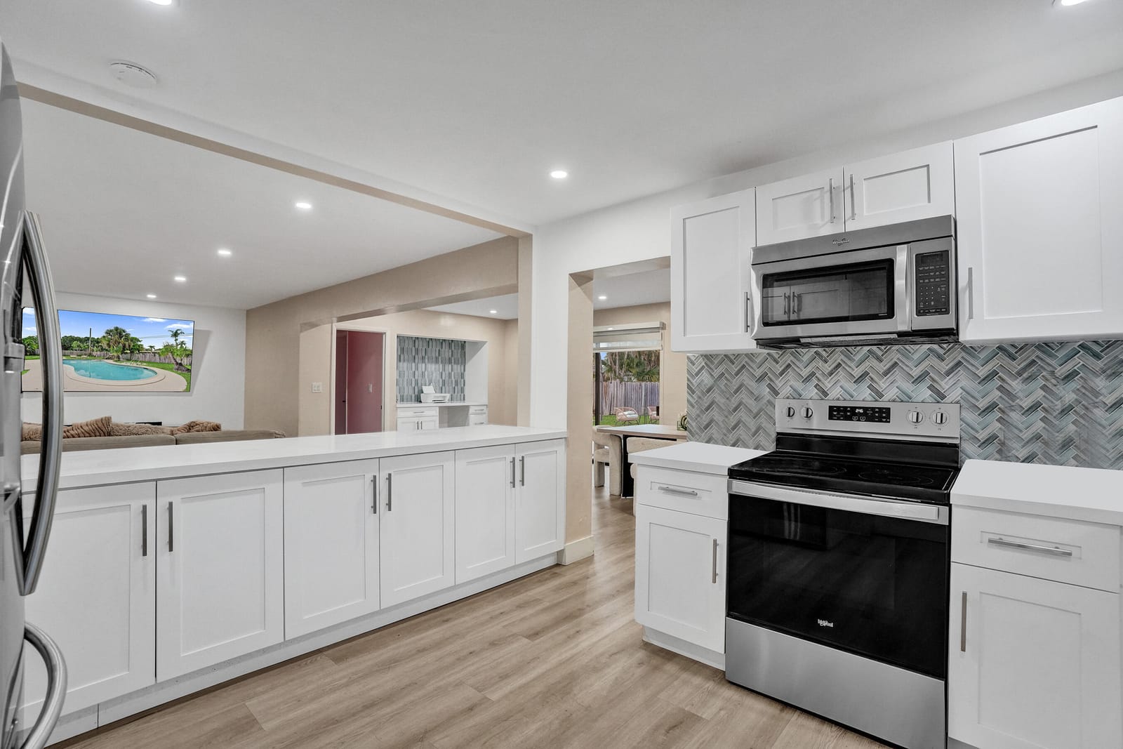 885 Azalea Court — photo 3