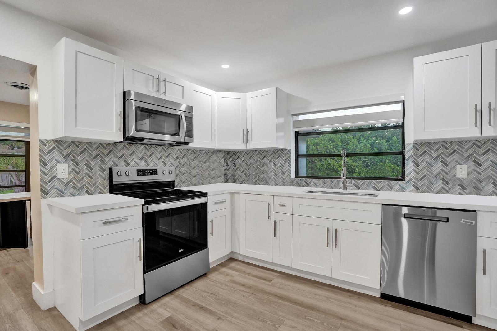 885 Azalea Court — photo 7