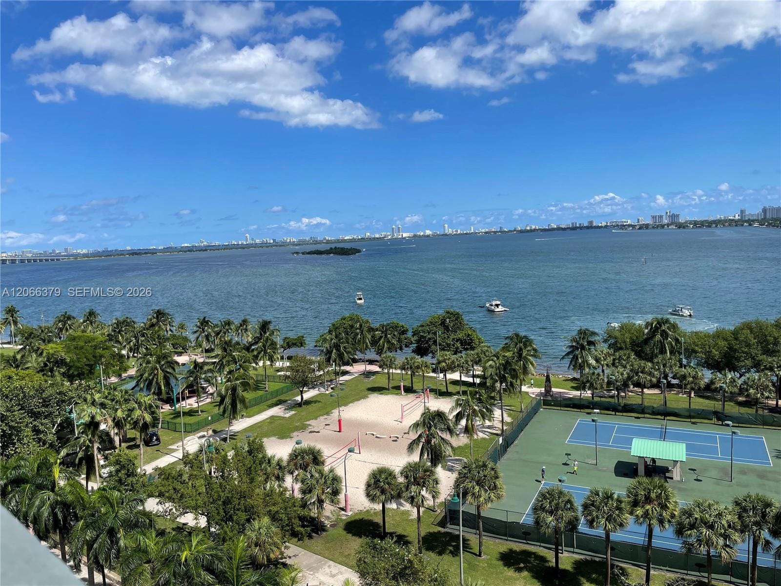 1750 N Bayshore Drive 2810