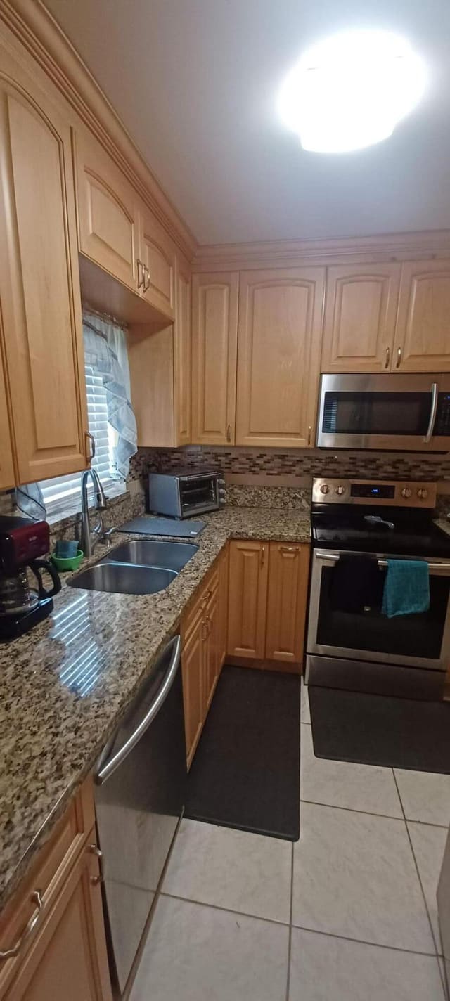 2998 E SUNRISE LAKES Drive E 121, Sunrise, FL 33322