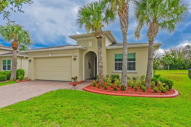 1332 NW Leonardo Circle, Vizcaya Falls, Port St. Lucie, FL