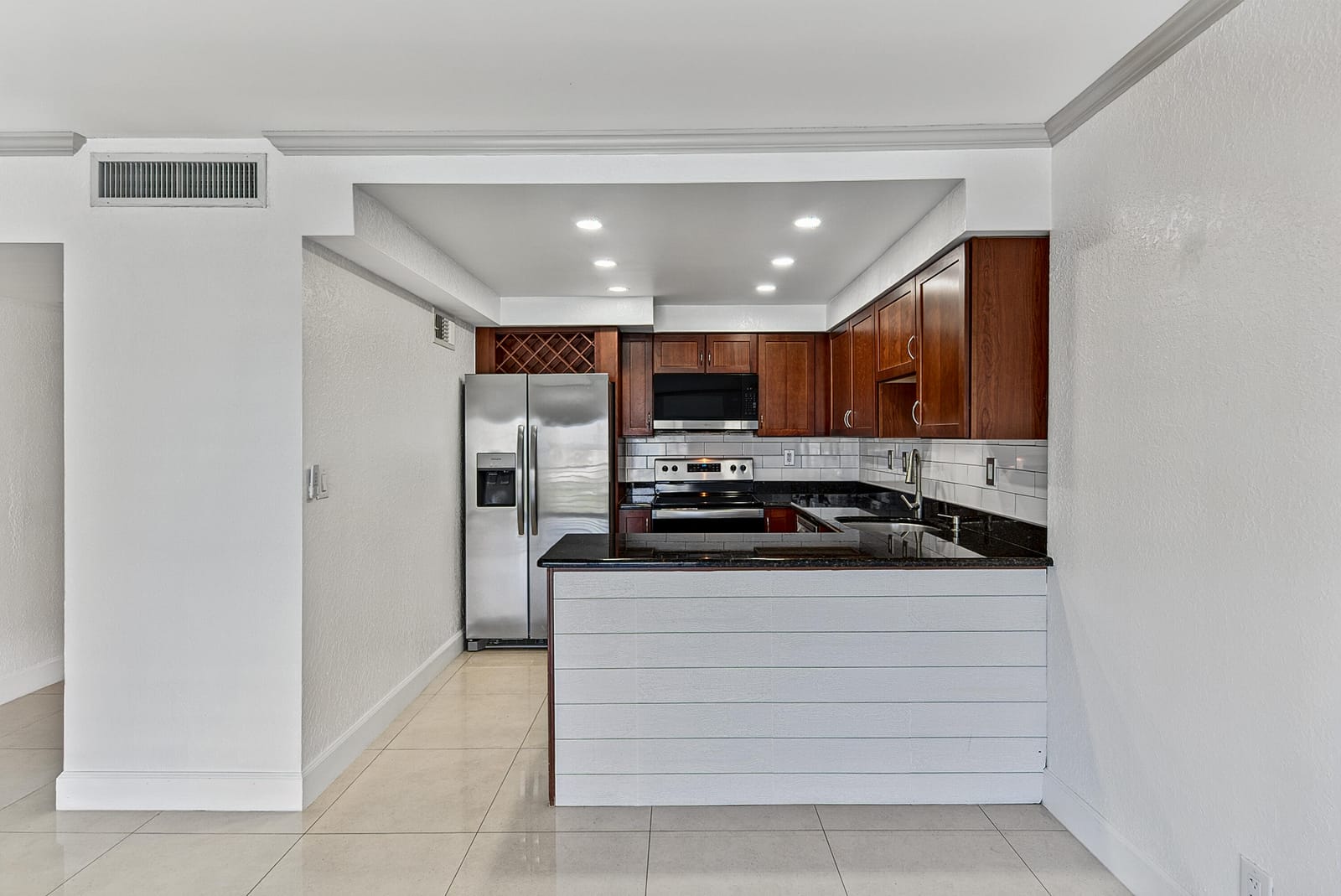 2900 NE 30th Street 9i — photo 11