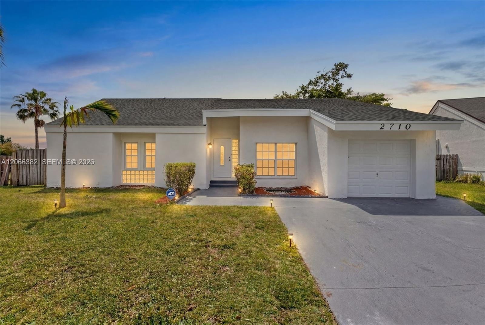2710 Azalea Avenue — photo 3