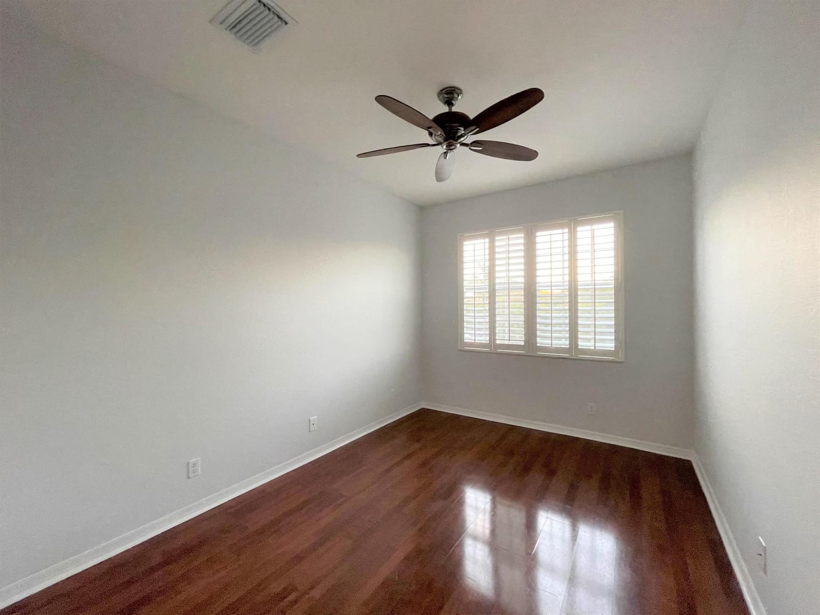 602 S Federal Highway 5 — photo 11