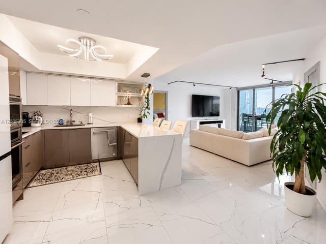 3600 Mystic Pointe Drive 1715, Aventura, FL 33180