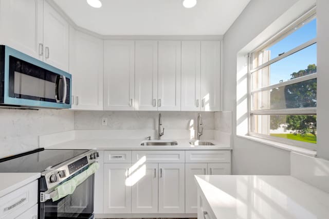 121 BEDFORD E, West Palm Beach, FL 33417