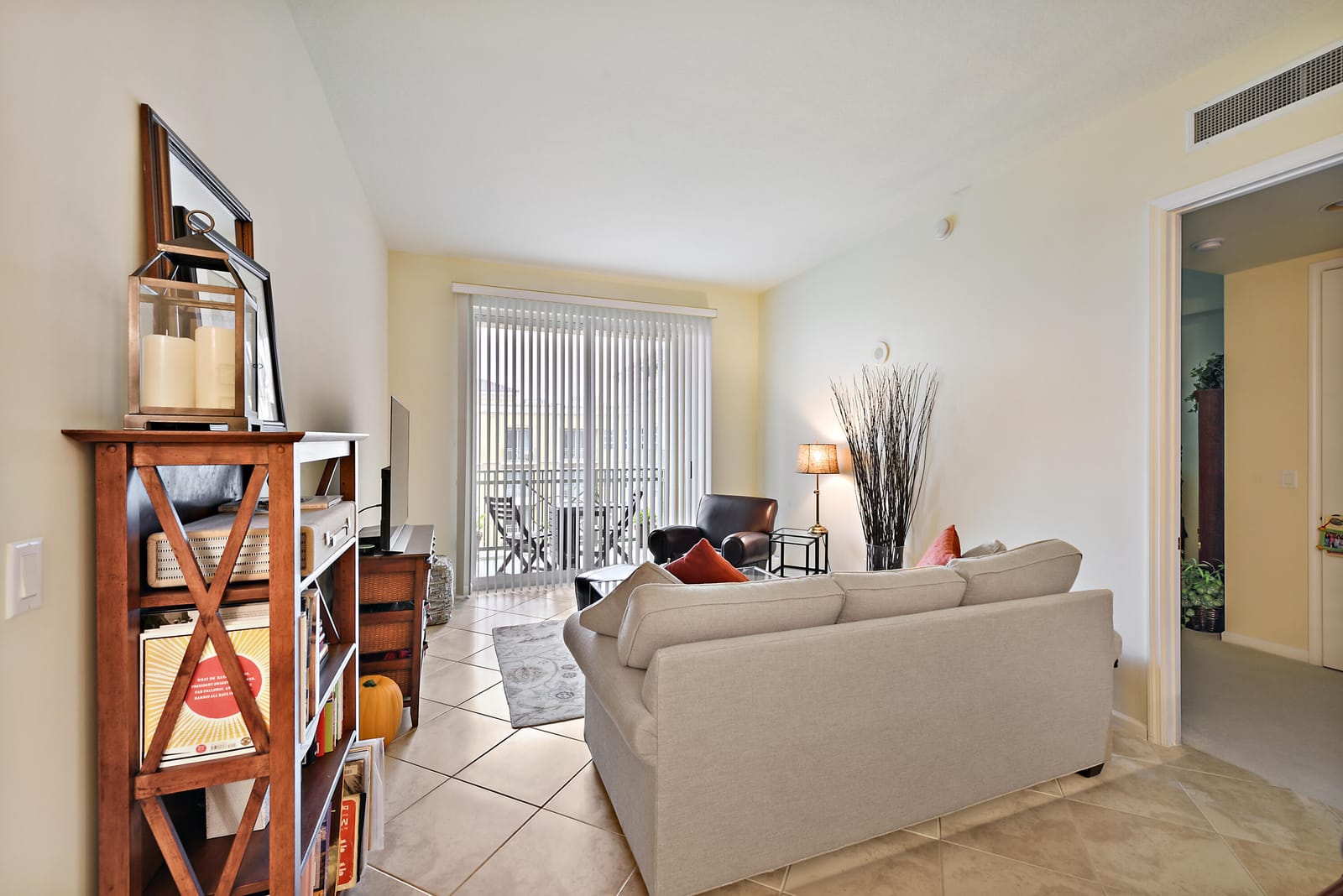 403 S SAPODILLA Avenue 817 — photo 2