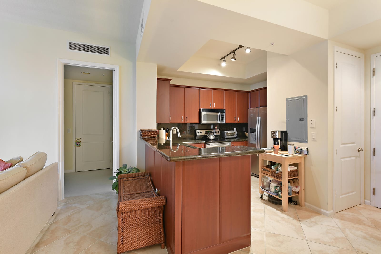 403 S SAPODILLA Avenue 817 — photo 4