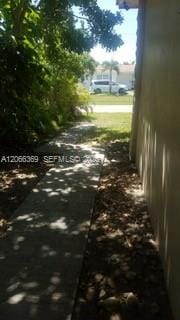 1921 N 50th Avenue 1921 — photo 1