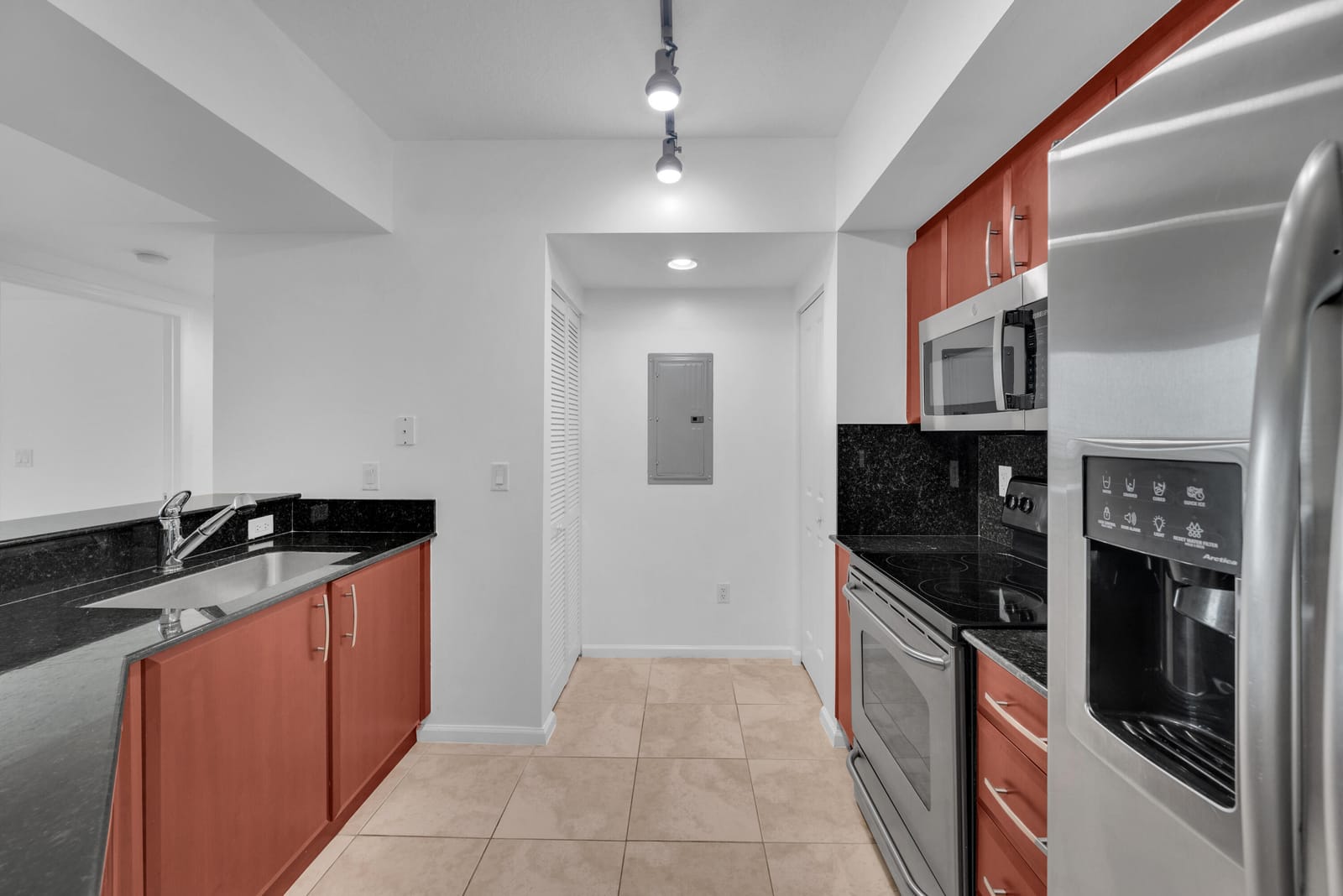 403 S Sapodilla Avenue 612 — photo 8
