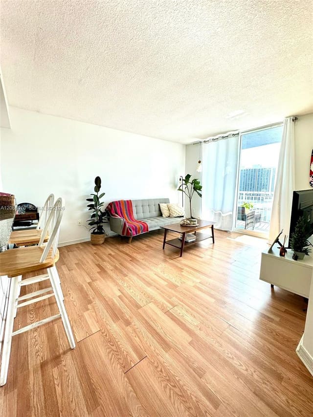275 NE 18th Street 2004, Miami, FL 33132
