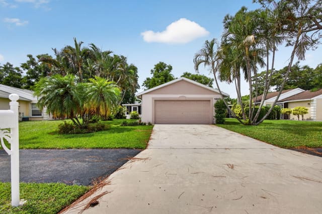 1252 PINE SAGE Circle, sold in Palm Club, West Palm Beach, FL