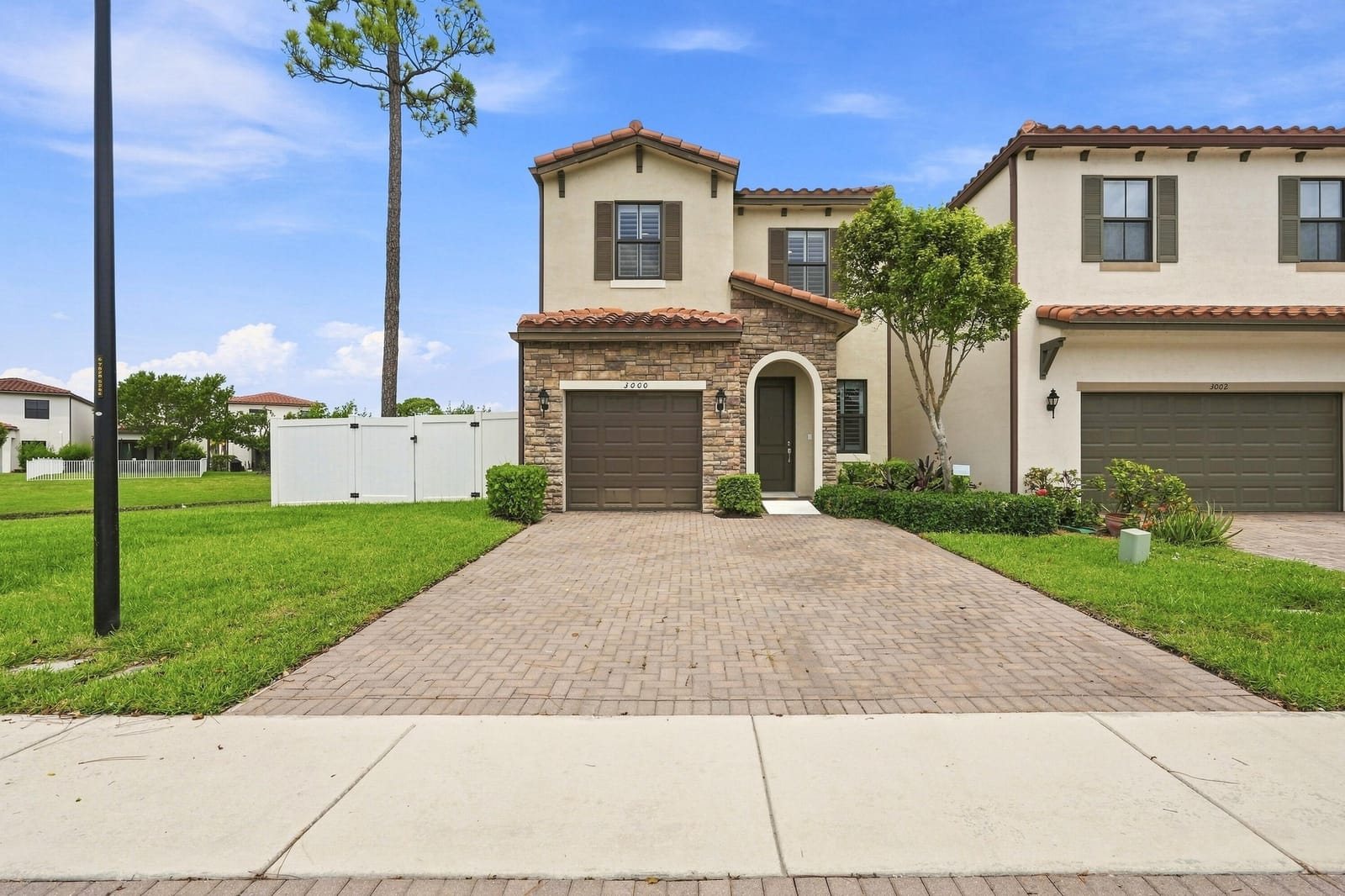 3000 KING PALM Way — photo 2