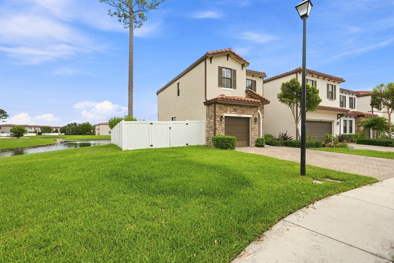3000 KING PALM Way — photo 3