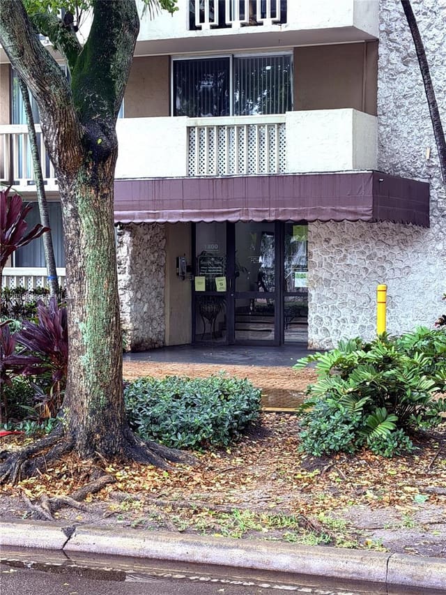 1800 Sans Souci Boulevard 336, Bayview Palms, North Miami, FL