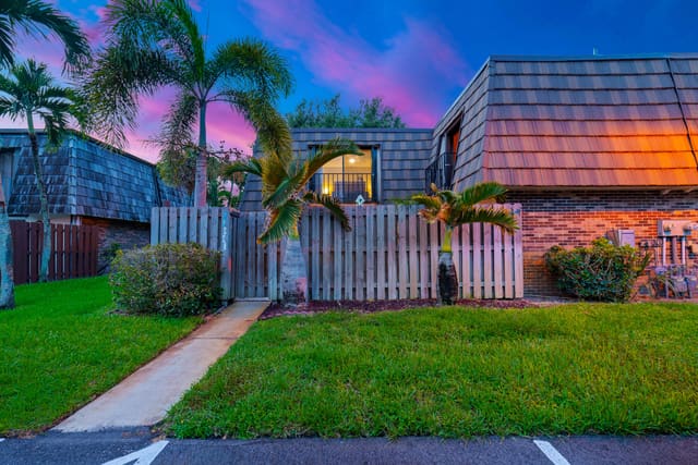 1704 FOREST LAKES Circle A, sold in ZIP 33406, Palm Springs, FL