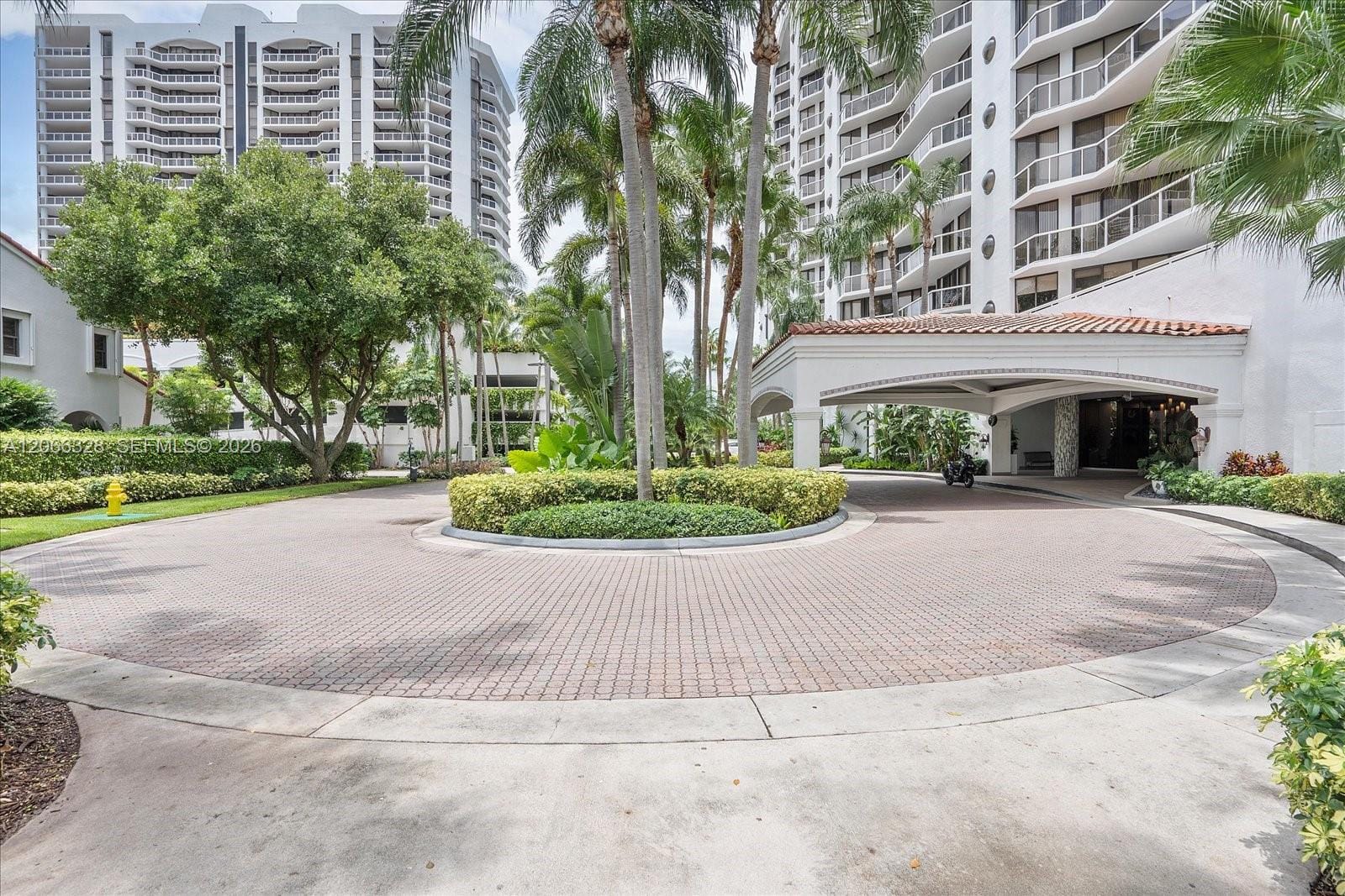 3610 Yacht Club Drive 1114 — photo 2