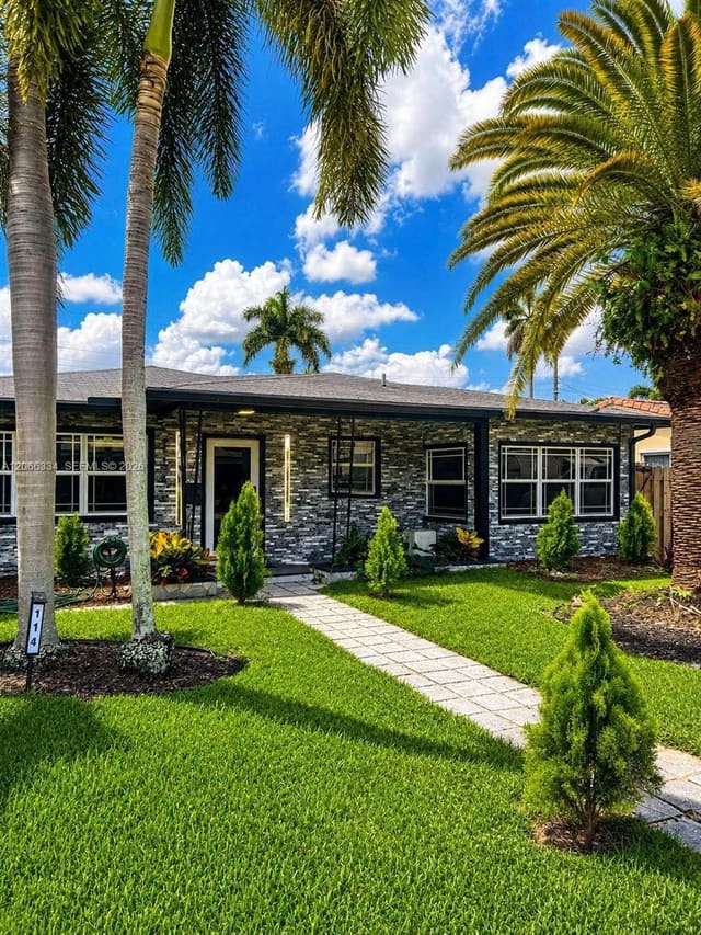 114 NE 2nd Place, Dania Beach, FL 33004