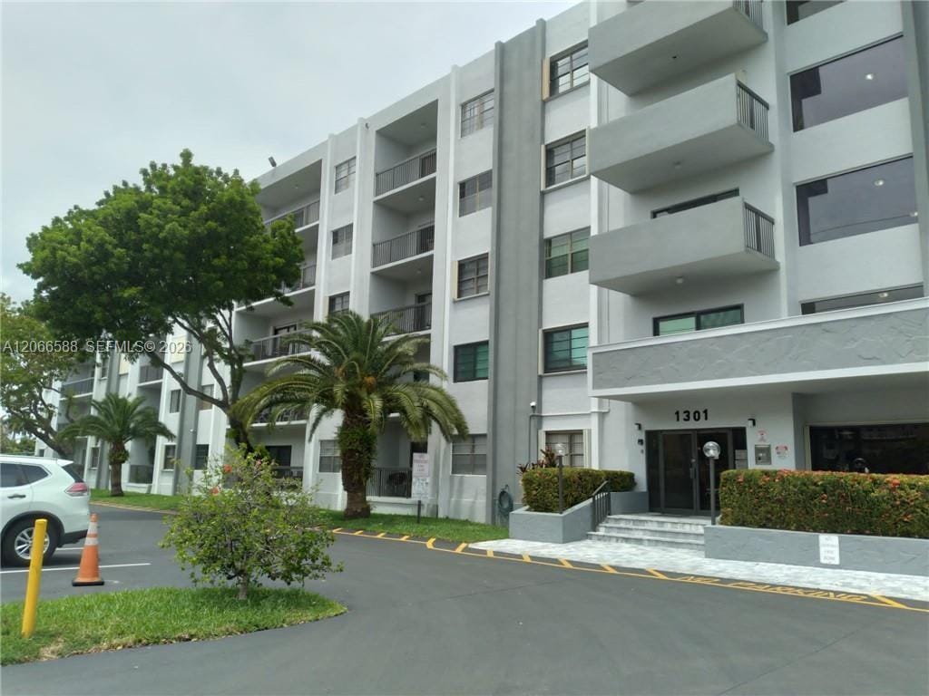 1301 NE 7th Street 415, Hallandale Beach, FL 33009 photo 16