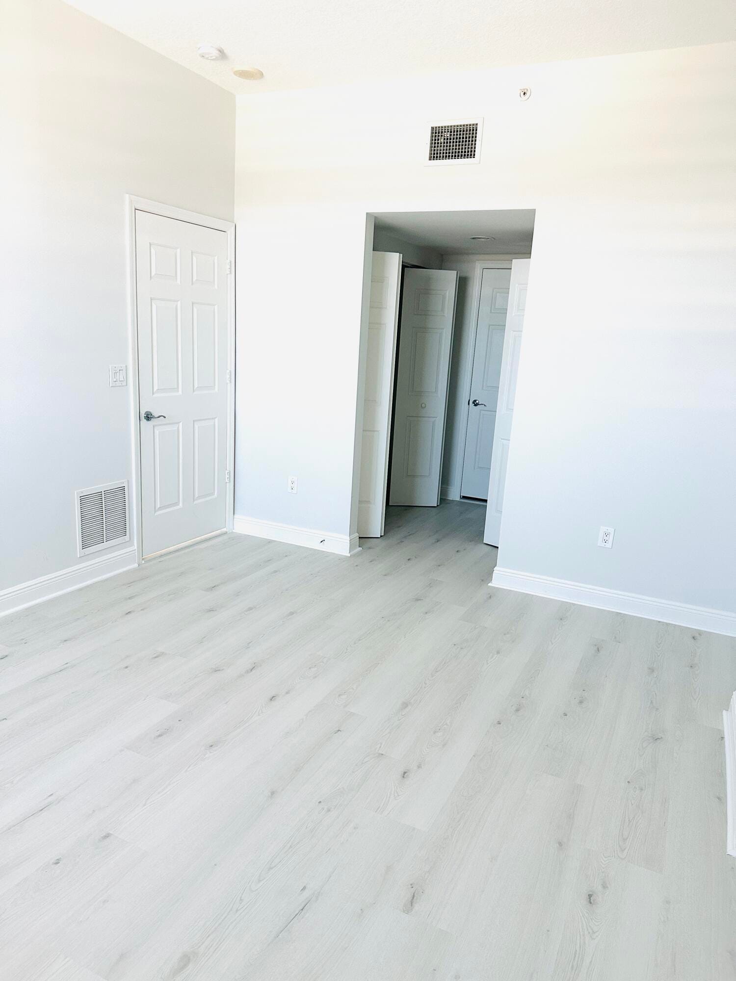 610 CLEMATIS Street 808, West Palm Beach, FL 33401 photo 18