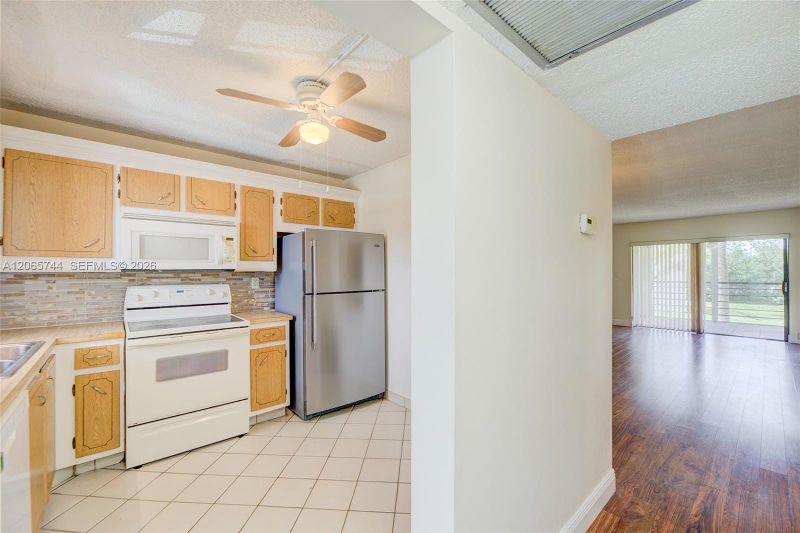 9233 SW 8th Street 208 — photo 2