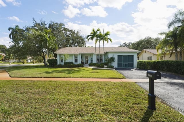 10308 Greenbriar Court, Boca Raton, FL 33498