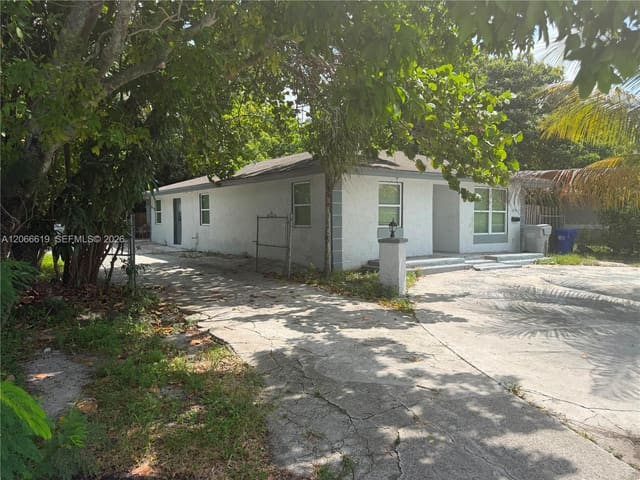 2910 NW 6th Court, Pompano Beach, FL 33069