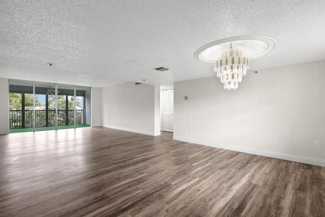3940 INVERRARY Boulevard 404-A, Lauderhill, FL 33319