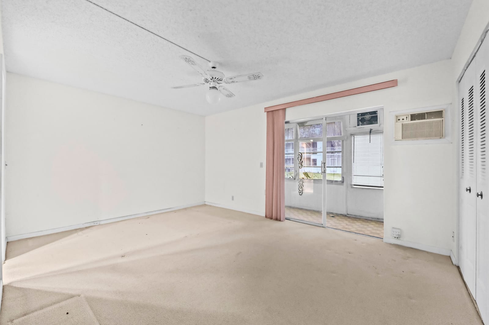 411 Durham N — photo 10
