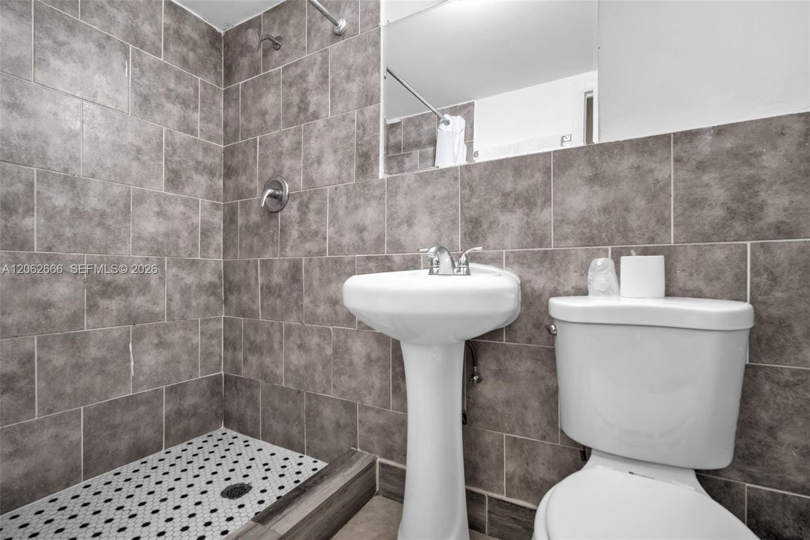 8 E 13th Street, Hialeah, FL 33010 photo 4