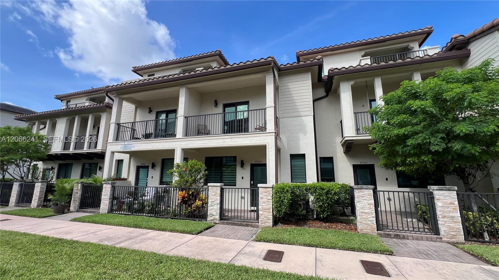 4738 NW 83rd Path 4738 — photo 1