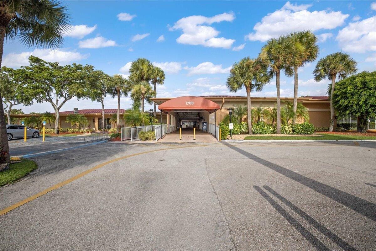 154 Lake Barbara Drive, West Palm Beach, FL 33411 photo 25