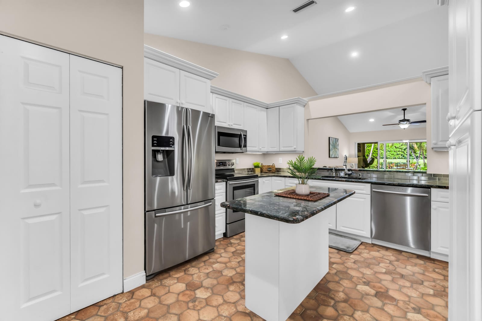 7943 Lake Sands Drive — photo 6