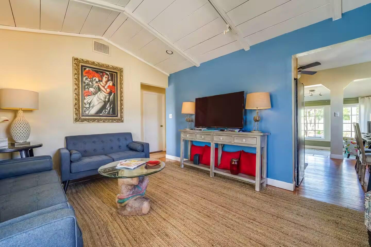 2515 NE 8th Avenue — photo 3