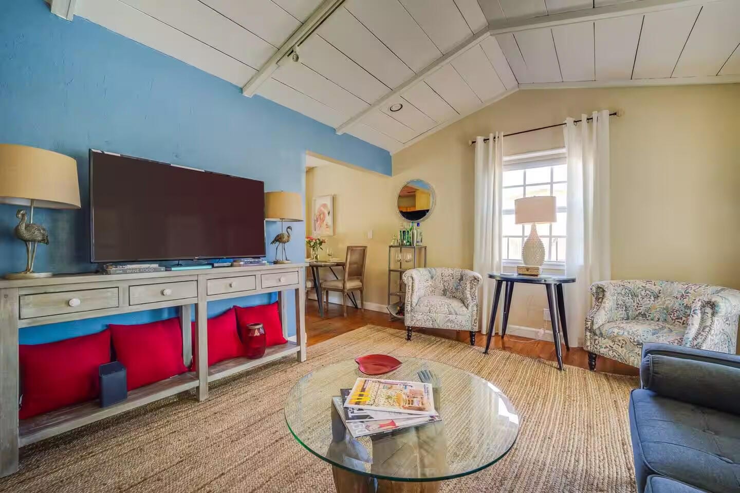 2515 NE 8th Avenue — photo 4