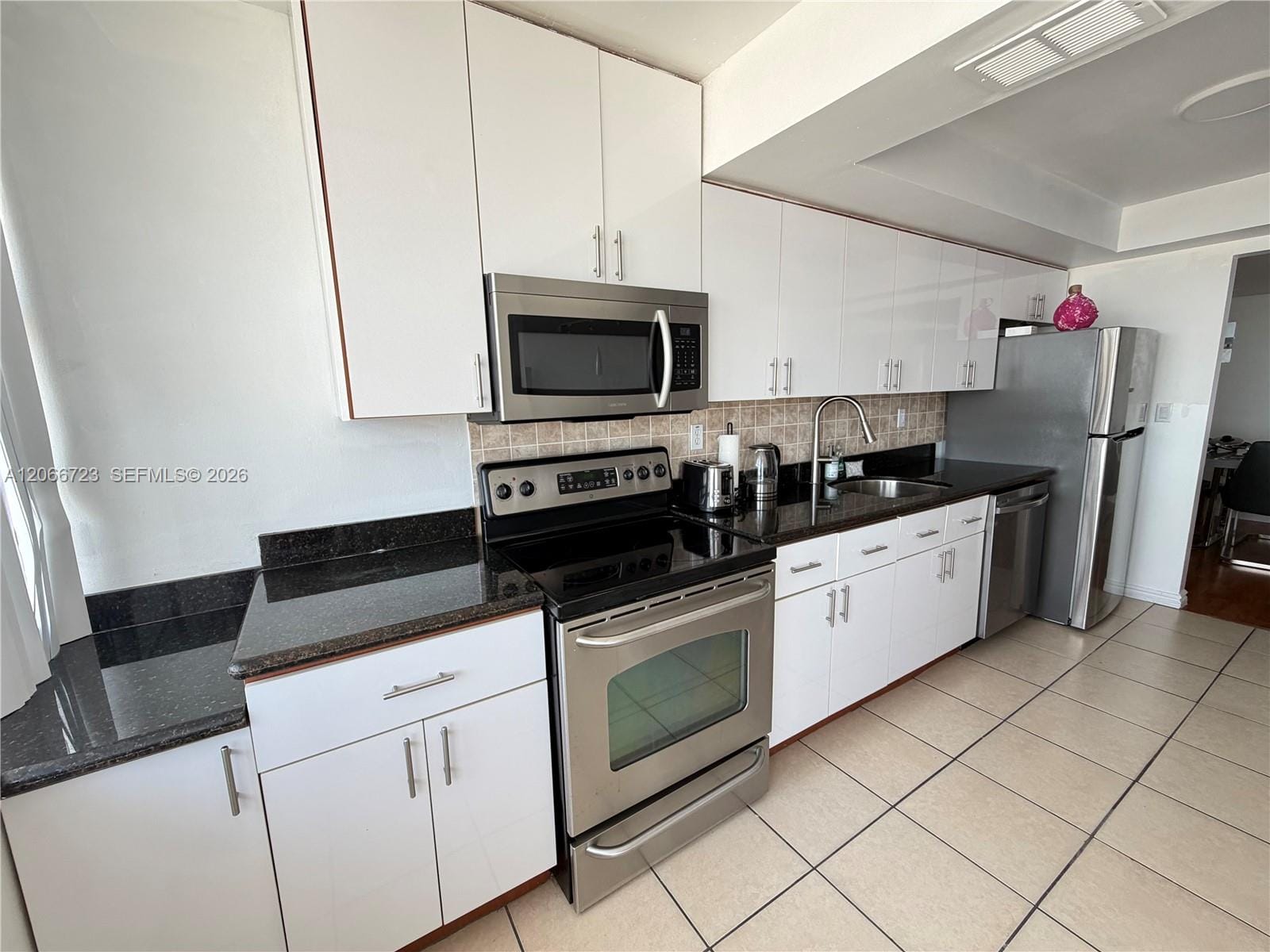 18031 Biscayne Boulevard 601 — photo 2