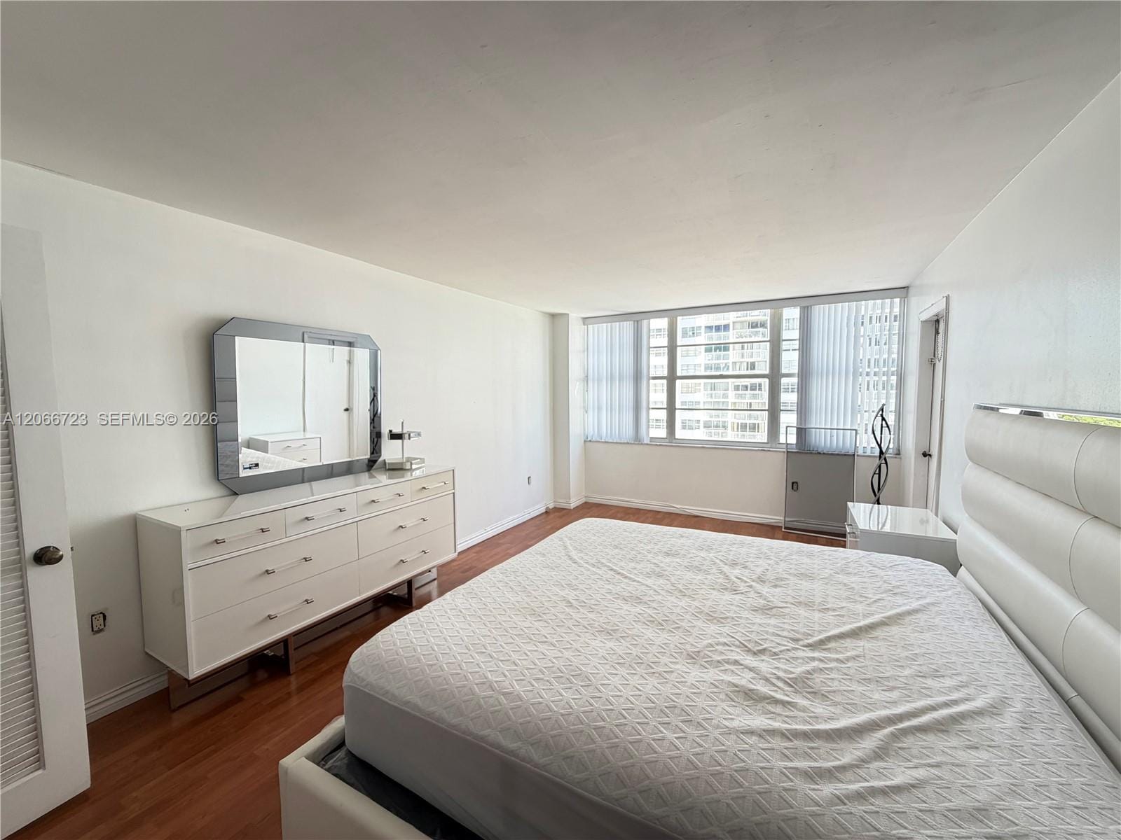 18031 Biscayne Boulevard 601 — photo 12