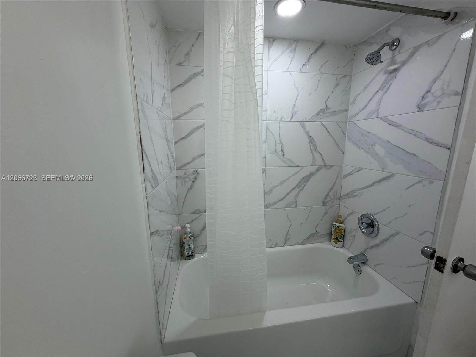 18031 Biscayne Boulevard 601, Aventura, FL 33160 photo 14