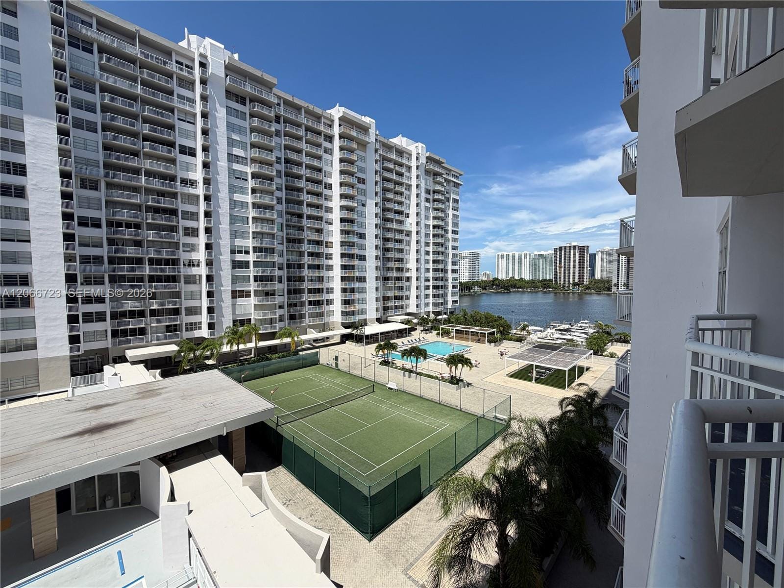 18031 Biscayne Boulevard 601, Aventura, FL 33160 photo 18