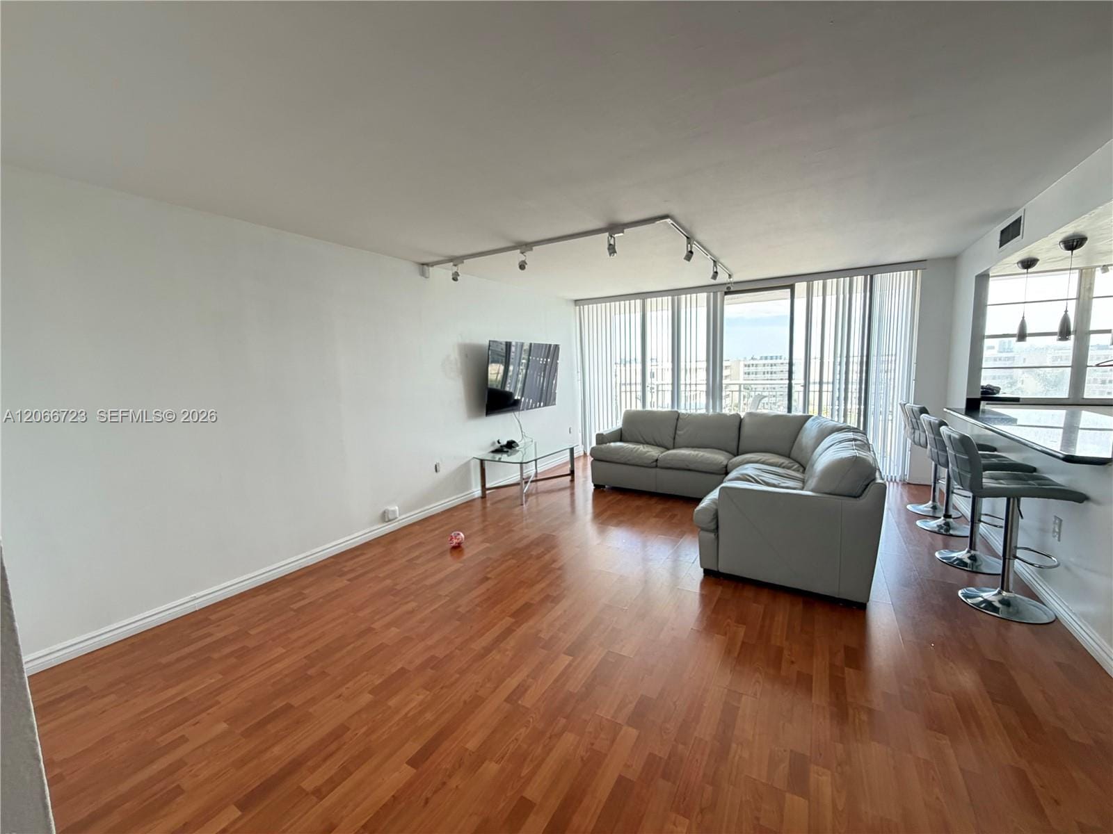 18031 Biscayne Boulevard 601 — photo 7