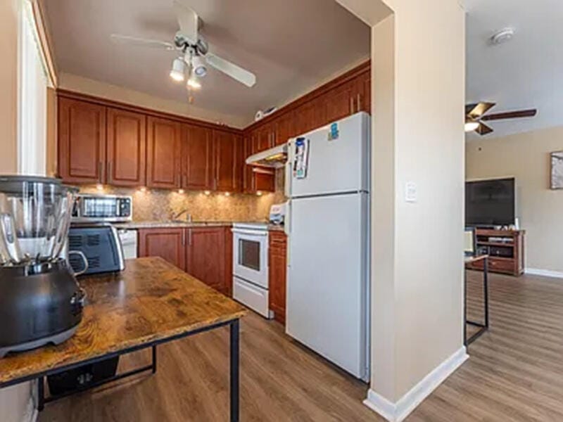 2920 CYNTHIA Lane 202 — photo 4