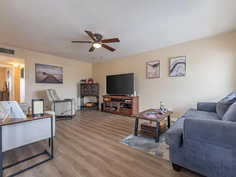 2920 CYNTHIA Lane 202 — photo 5
