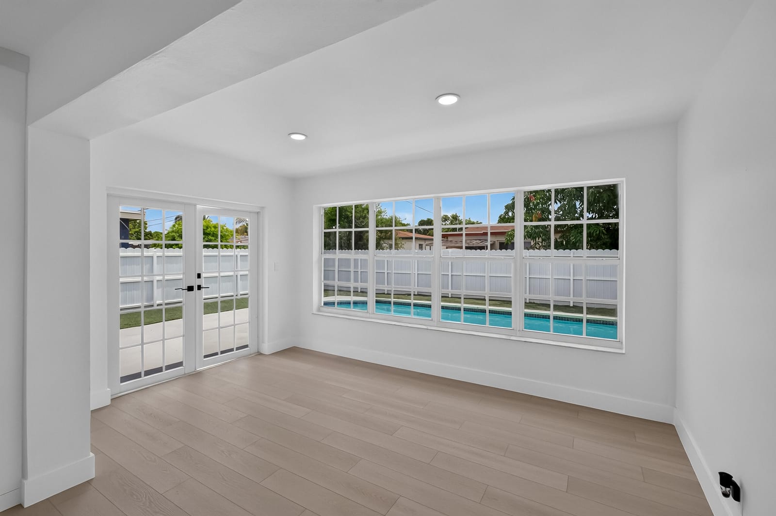 2701 DE SOTO Drive — photo 12