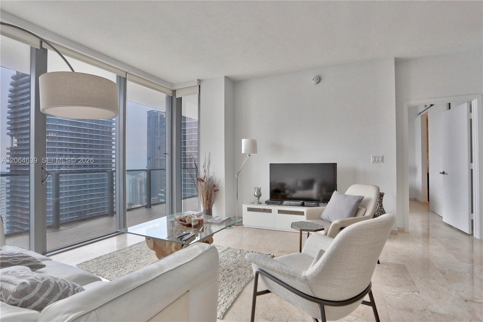 Pending home at 88 SW 7th Street 3805, Miami, FL 33130