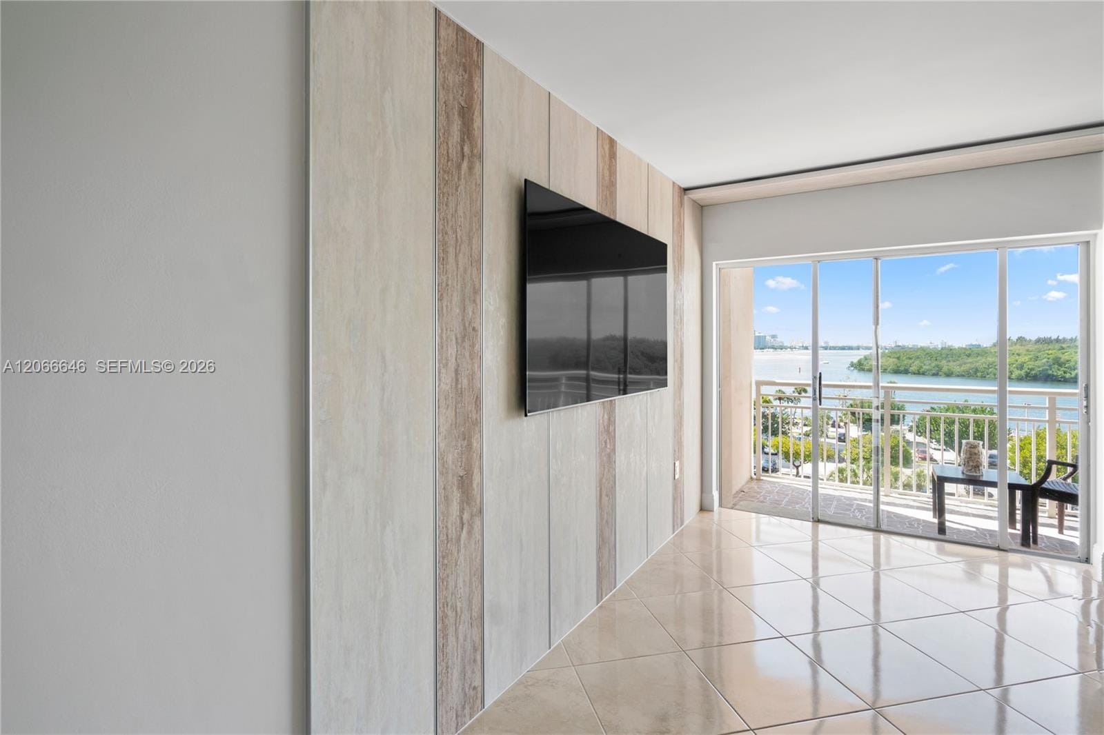 400 Kings Point Drive 606 — photo 4