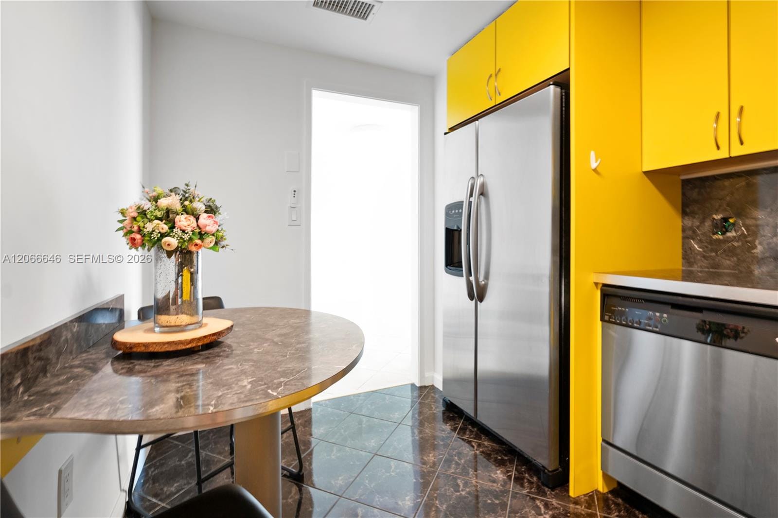 400 Kings Point Drive 606 — photo 8